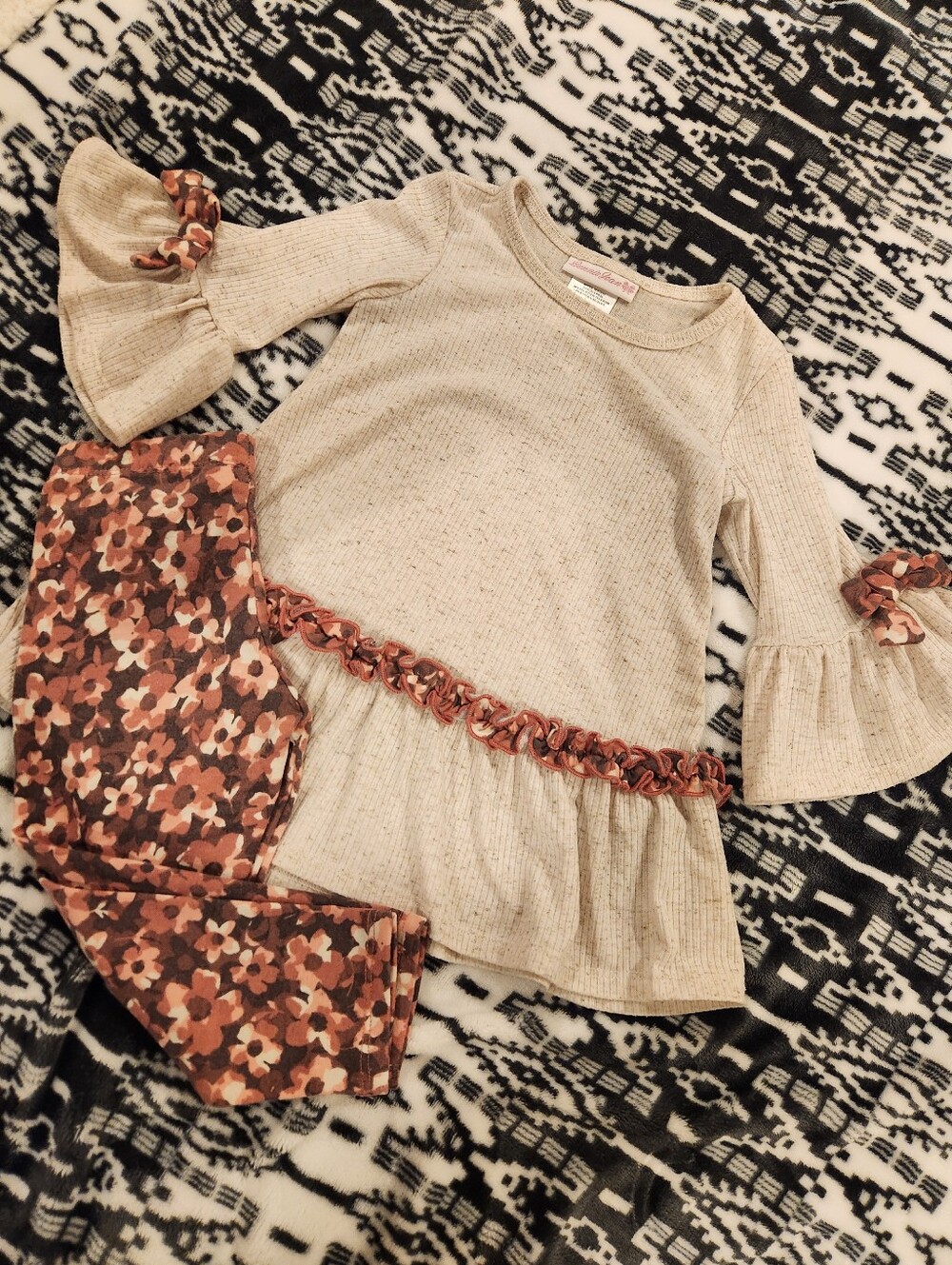 Bonnie Jean Cream Top with Pink Floral Leggings Kids Matching Set, Size 3T